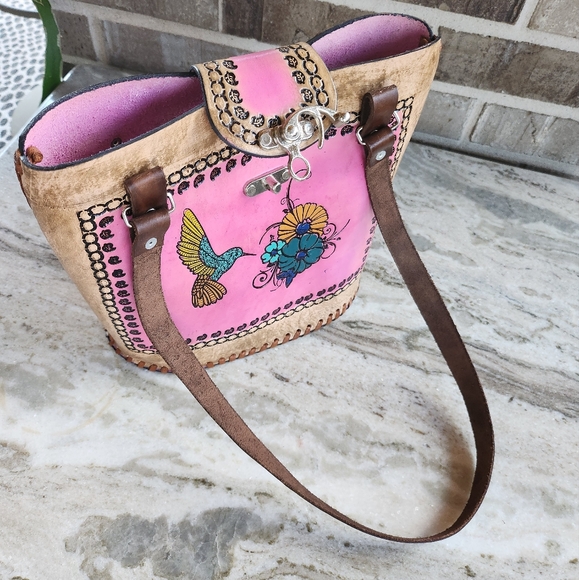 Hand Tooled Hammingbird Shoulder Handbag - Picture 9 of 16